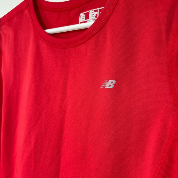 🎉4/30$🎉 New Balance Red/Pink Athletic Tee - Size L - Picture 2 of 5
